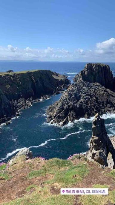 Cosy Portmor Log Cabin- Sea Views, Deck & Relaxation Malin Head Exteriér fotografie