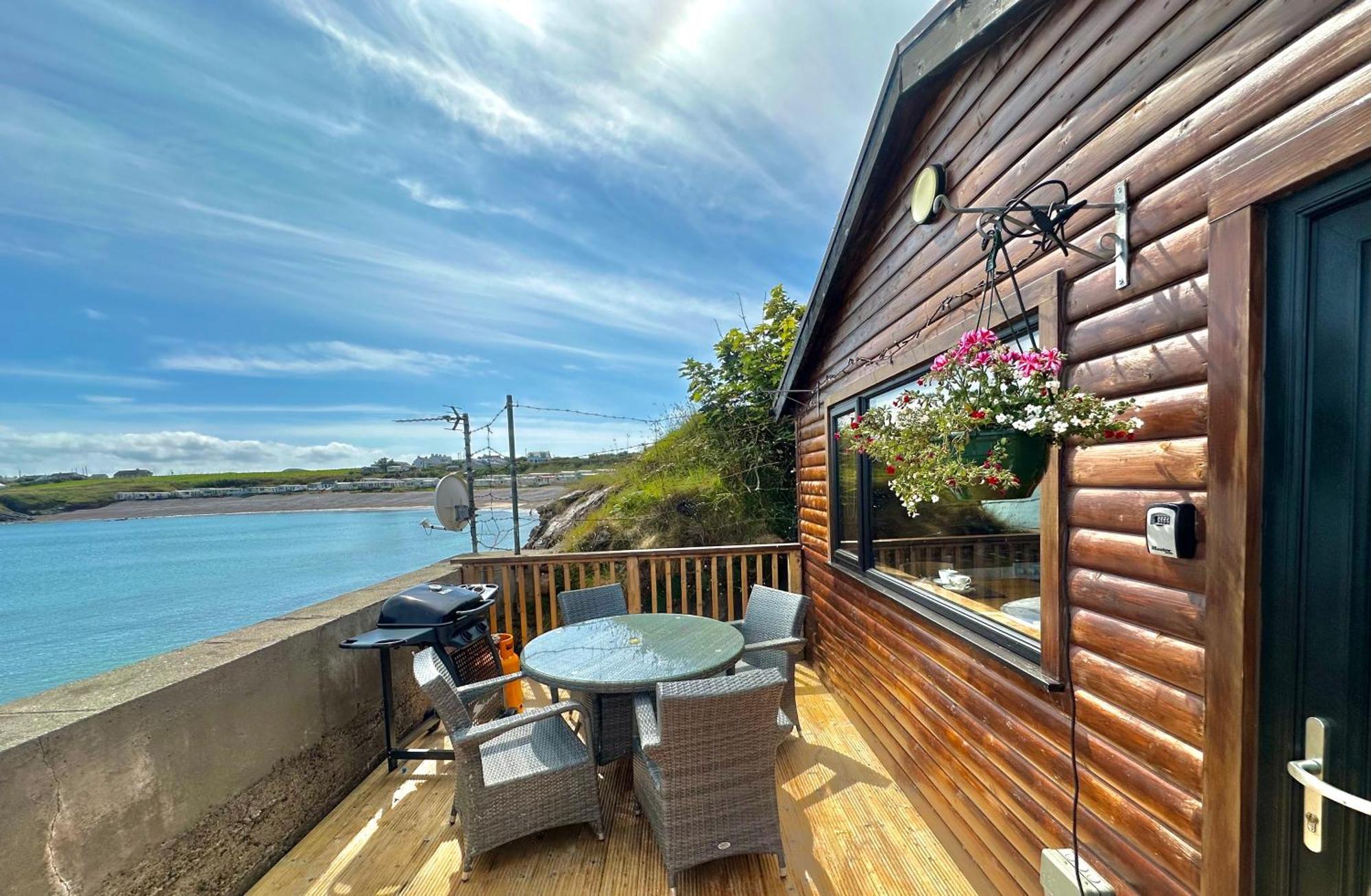 Cosy Portmor Log Cabin- Sea Views, Deck & Relaxation Malin Head Exteriér fotografie