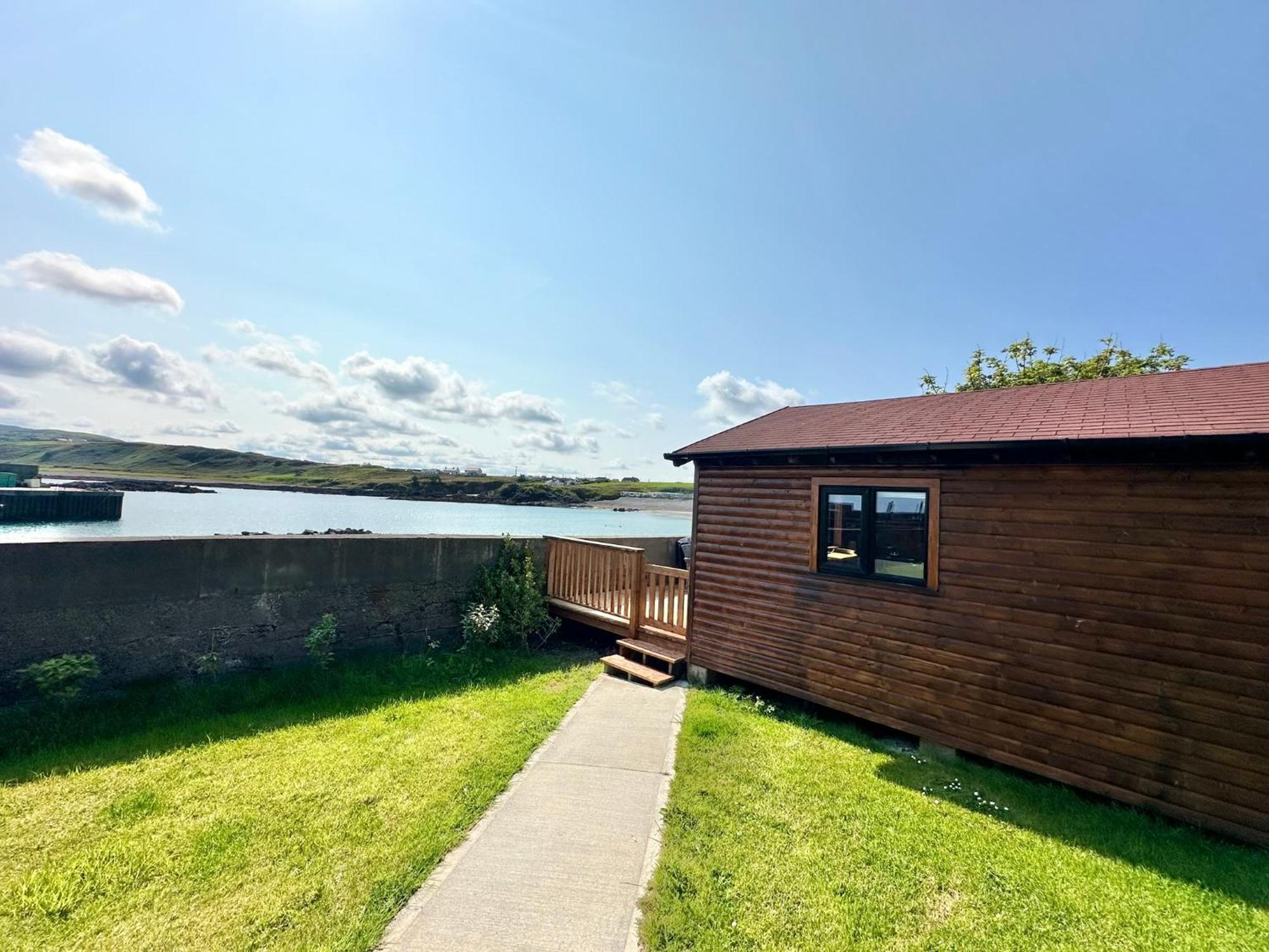 Cosy Portmor Log Cabin- Sea Views, Deck & Relaxation Malin Head Exteriér fotografie